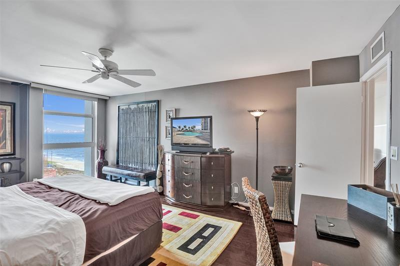 Image 16 of 59 For 1360 Ocean Blvd  708