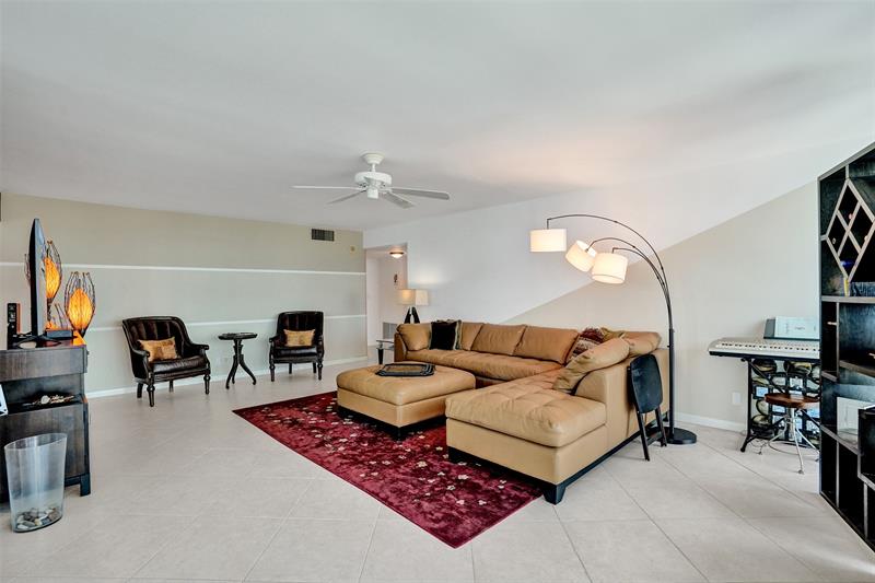 Image 31 of 59 For 1360 Ocean Blvd  708