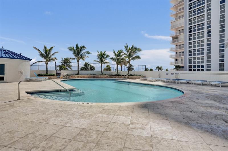 Image 37 of 59 For 1360 Ocean Blvd  708