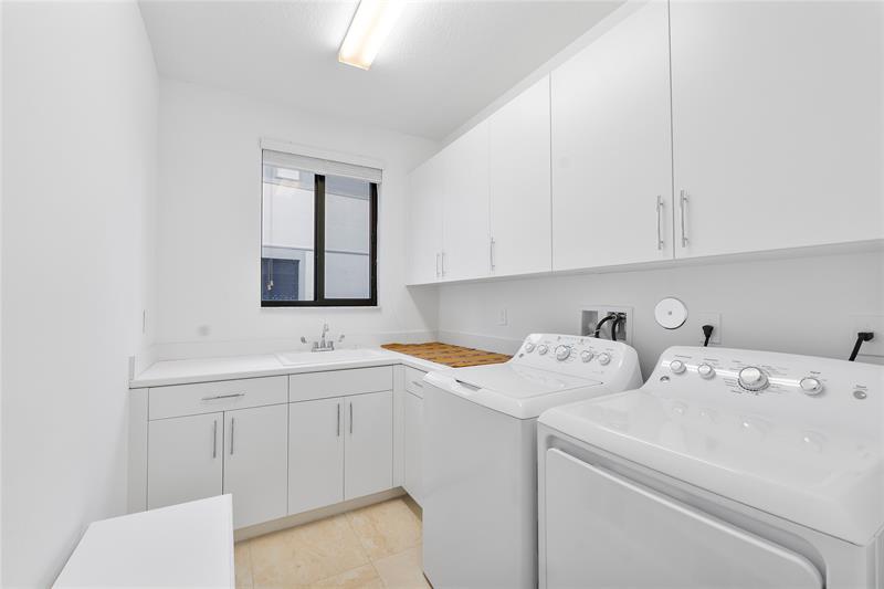 Image 33 of 82 For 10472 Cobalt Ct