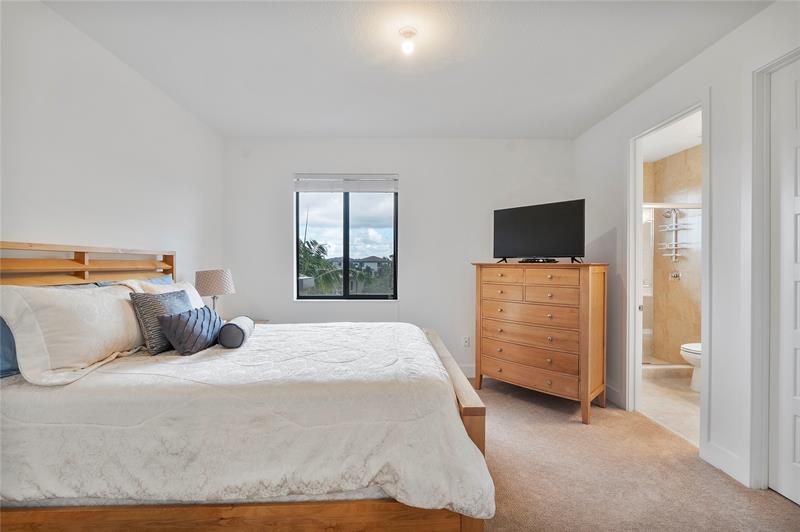 Image 41 of 82 For 10472 Cobalt Ct