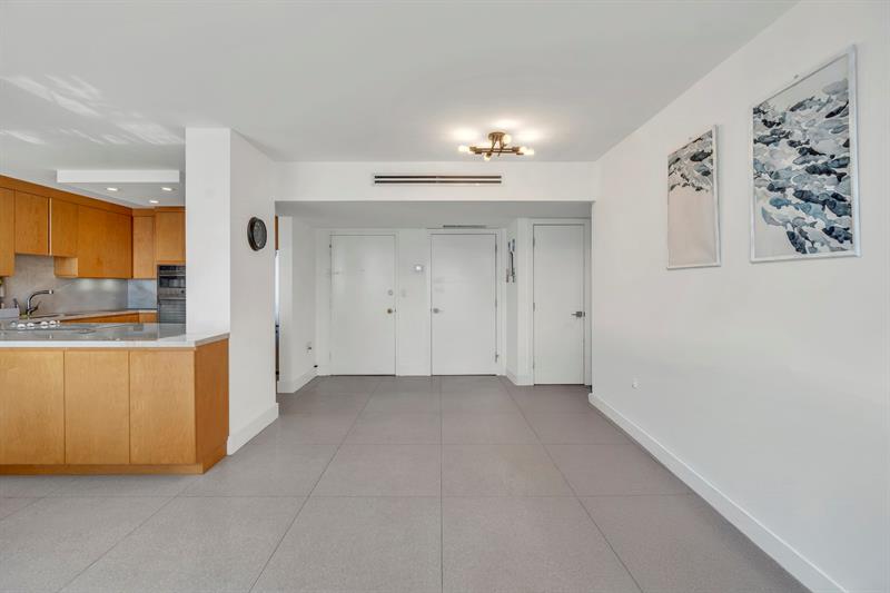 Image 12 of 63 For 11930 Bayshore Dr  404