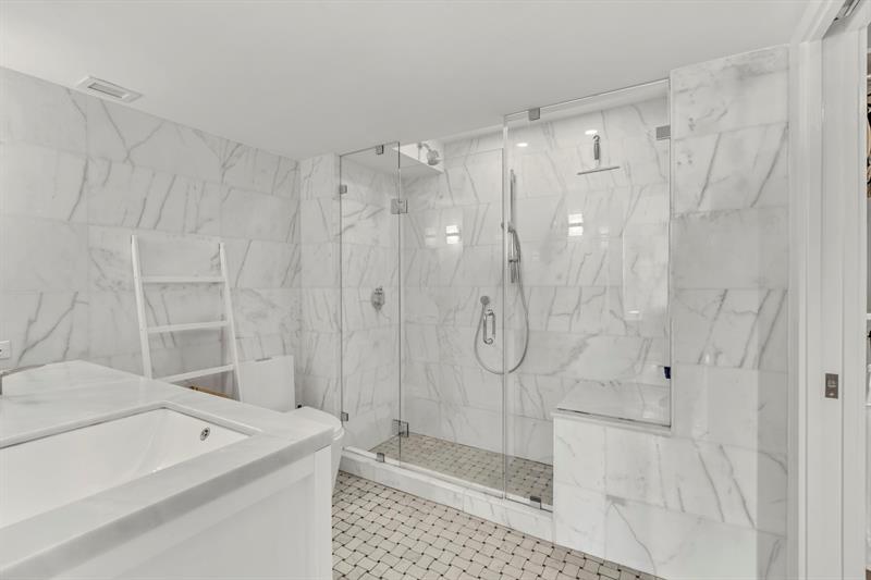 Image 27 of 63 For 11930 Bayshore Dr  404