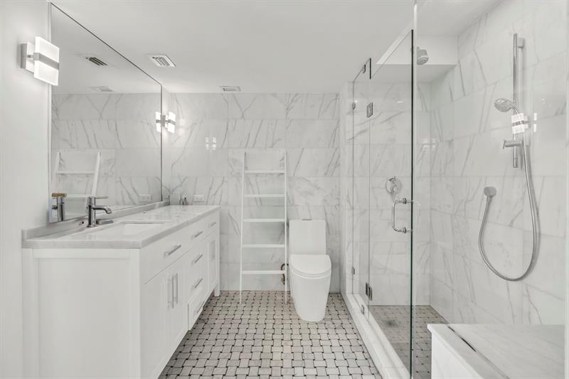 Image 28 of 63 For 11930 Bayshore Dr  404