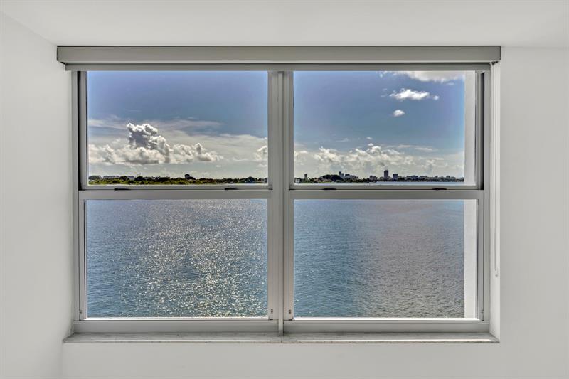 Image 31 of 63 For 11930 Bayshore Dr  404