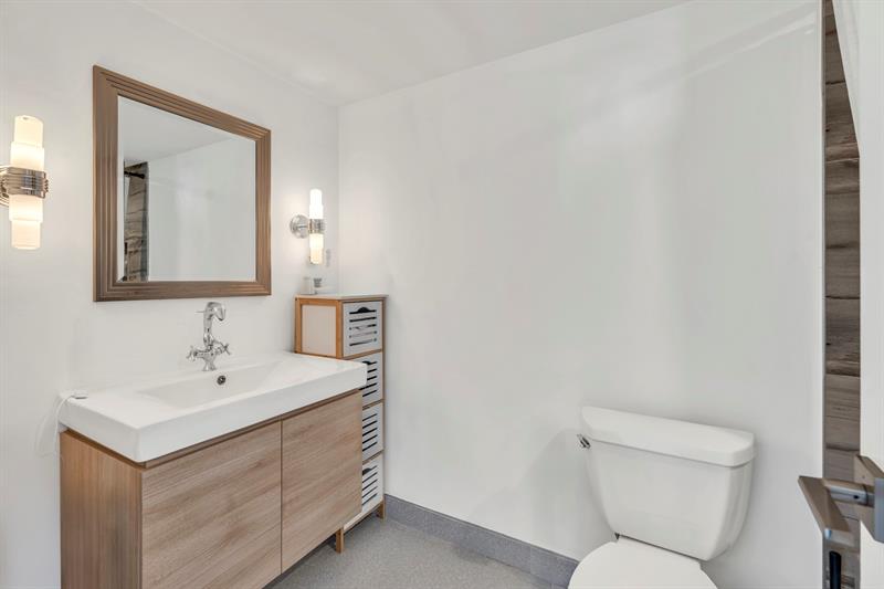 Image 34 of 63 For 11930 Bayshore Dr  404