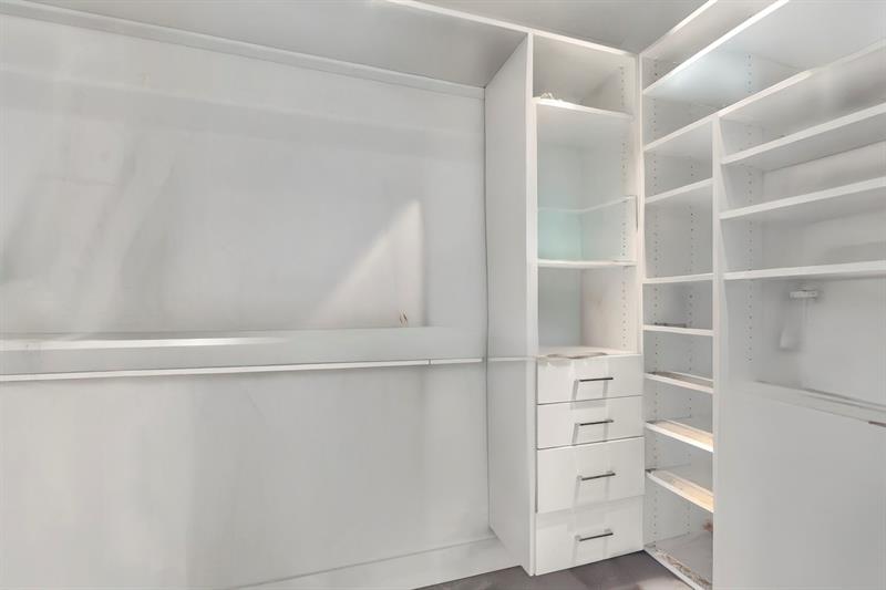Image 37 of 63 For 11930 Bayshore Dr  404