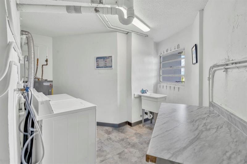 Image 44 of 63 For 11930 Bayshore Dr  404