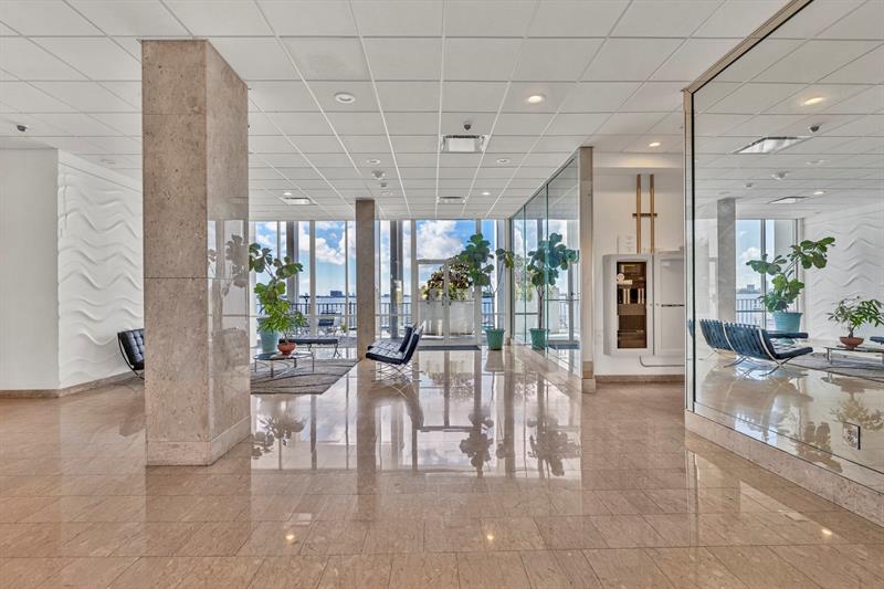 Image 46 of 63 For 11930 Bayshore Dr  404