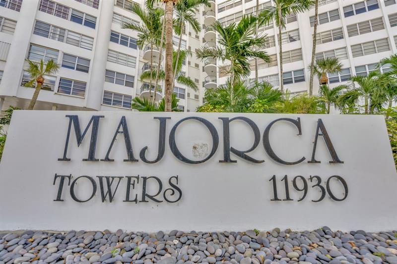 Image 49 of 63 For 11930 Bayshore Dr  404