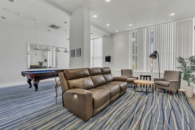Image 53 of 63 For 11930 Bayshore Dr  404