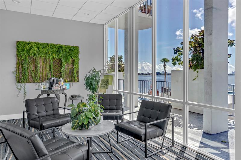 Image 55 of 63 For 11930 Bayshore Dr  404