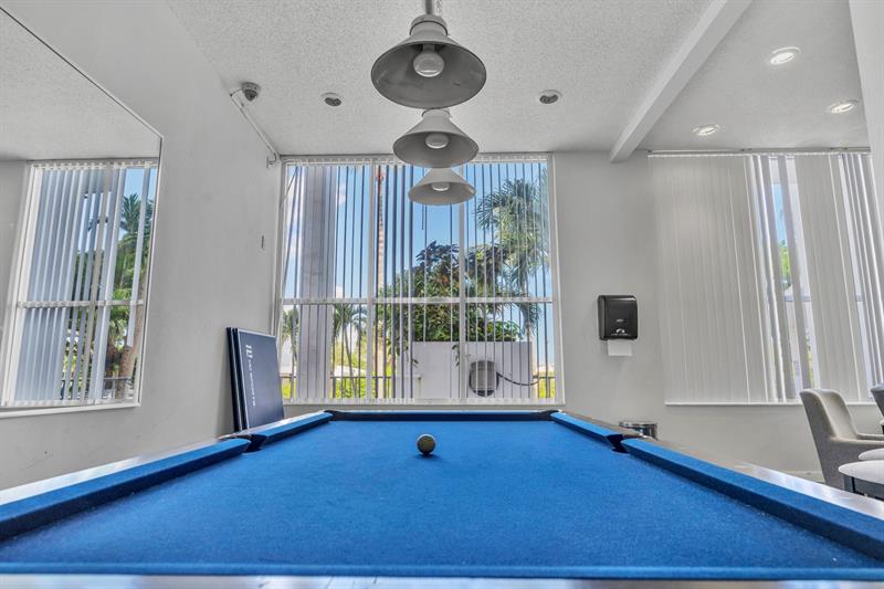 Image 57 of 63 For 11930 Bayshore Dr  404
