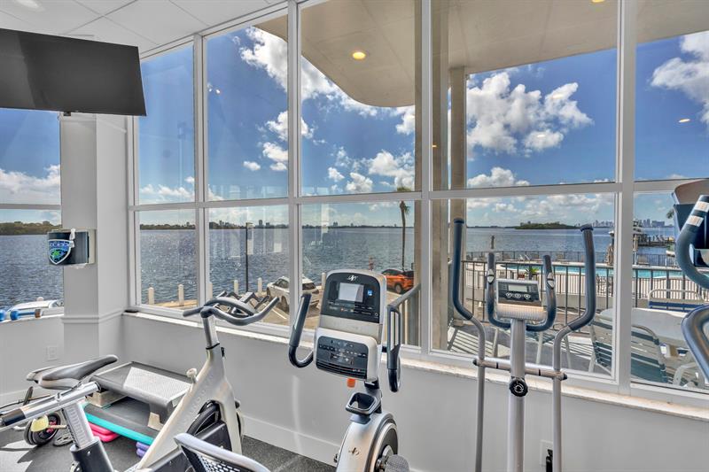 Image 59 of 63 For 11930 Bayshore Dr  404