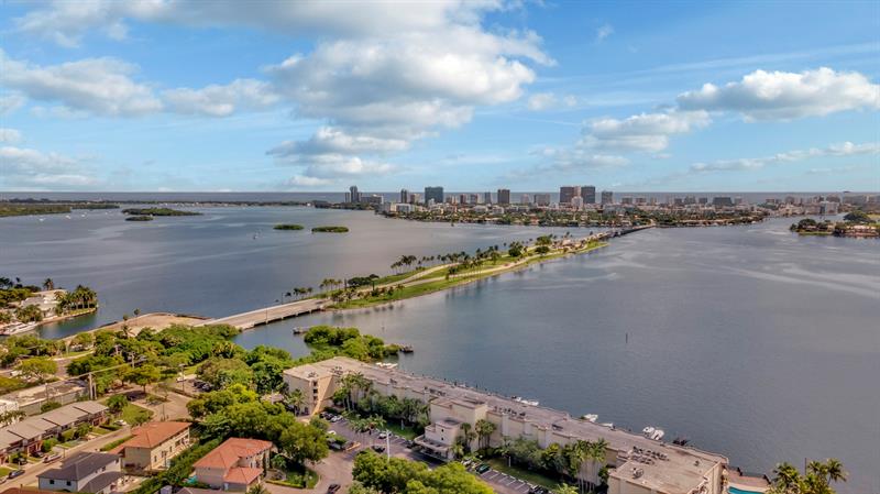 Image 6 of 63 For 11930 Bayshore Dr  404