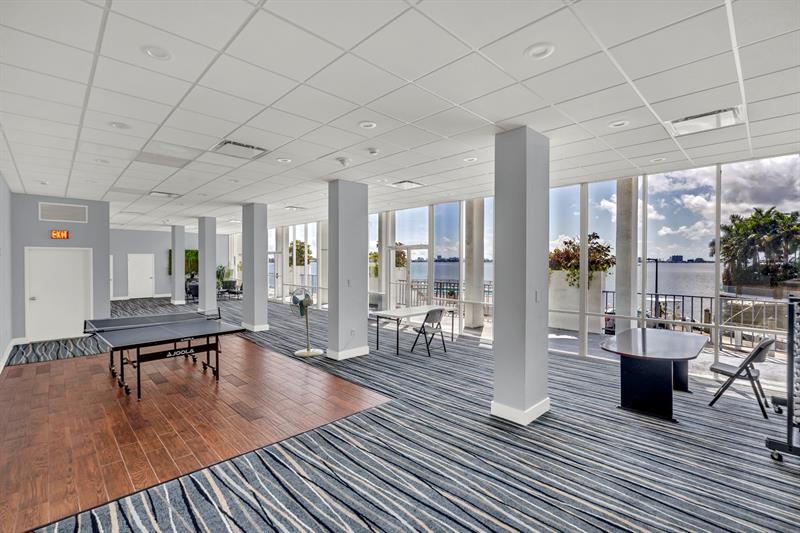 Image 60 of 63 For 11930 Bayshore Dr  404