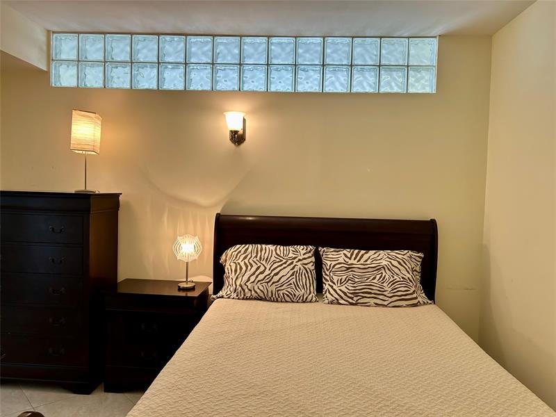 Image 17 of 30 For 3800 Galt Ocean Dr  803