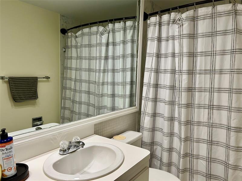 Image 19 of 30 For 3800 Galt Ocean Dr  803