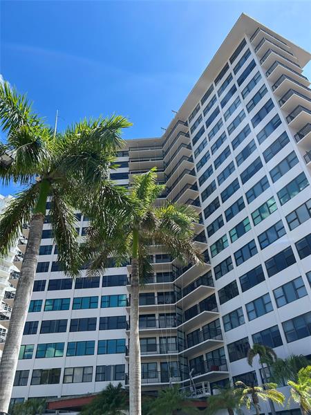 Image 3 of 30 For 3800 Galt Ocean Dr  803