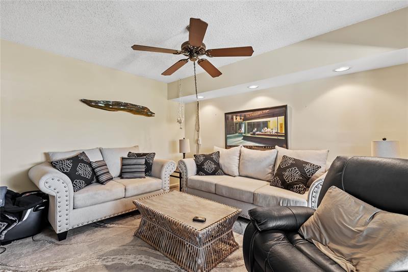 Image 10 of 39 For 581 Springdale Cir  58-a