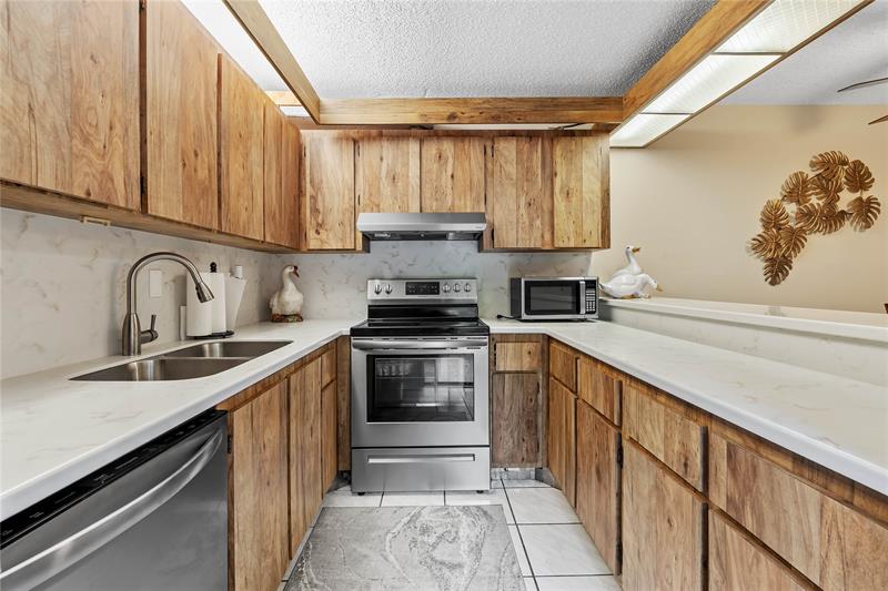 Image 11 of 39 For 581 Springdale Cir  58-a