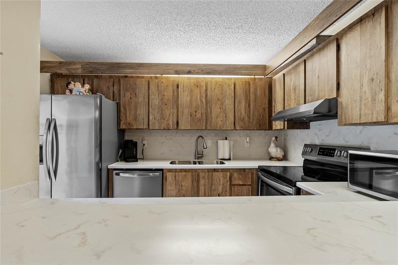 Image 15 of 39 For 581 Springdale Cir  58-a