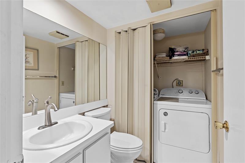 Image 16 of 39 For 581 Springdale Cir  58-a