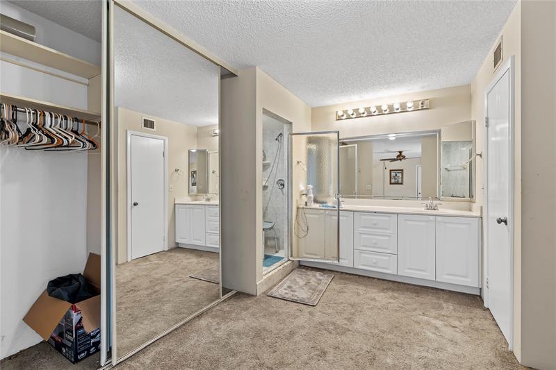 Image 20 of 39 For 581 Springdale Cir  58-a