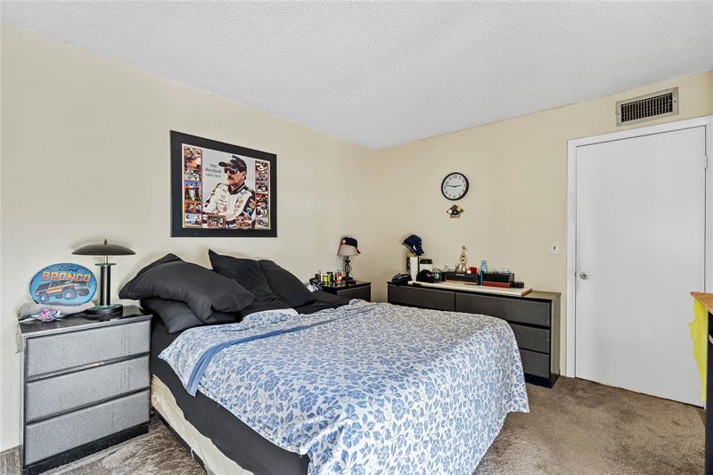 Image 24 of 39 For 581 Springdale Cir  58-a