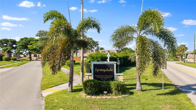 Image 29 of 39 For 581 Springdale Cir  58-a