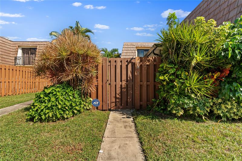 Image 3 of 39 For 581 Springdale Cir  58-a