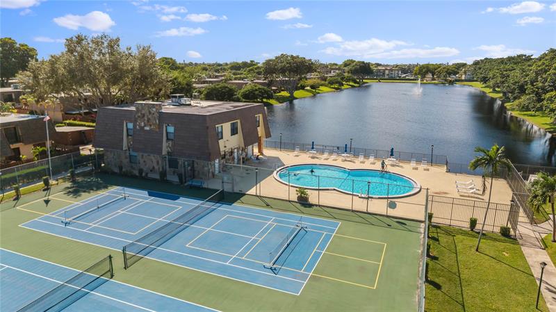 Image 36 of 39 For 581 Springdale Cir  58-a