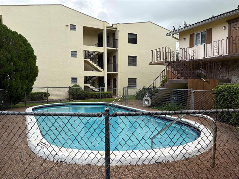 Image 4 of 6 For 9200 38th Dr  1a