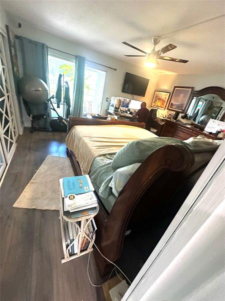 Image 15 of 61 For 1092 Newport S  1092