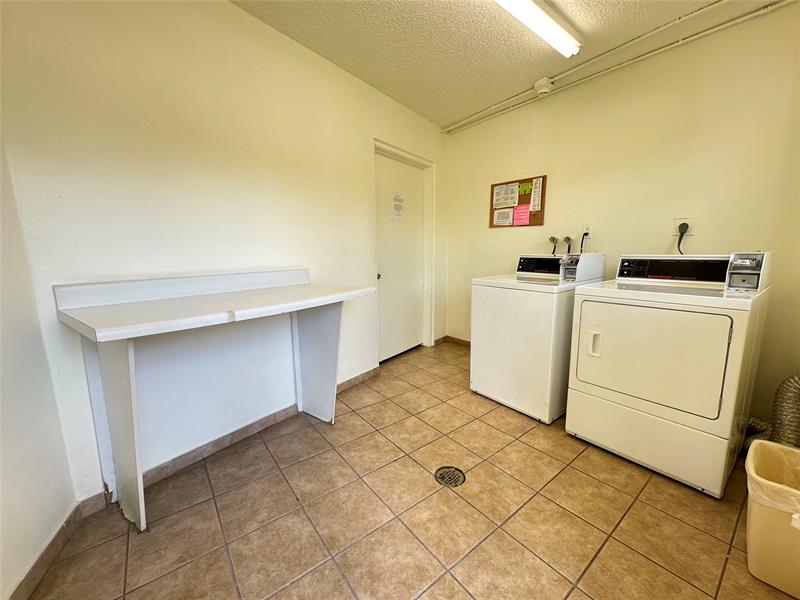 Image 21 of 61 For 1092 Newport S  1092