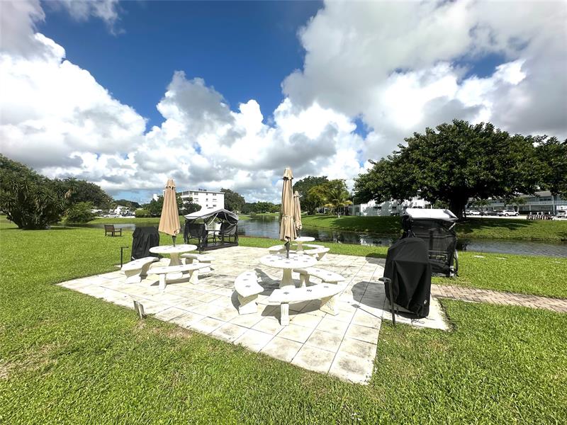 Image 28 of 61 For 1092 Newport S  1092