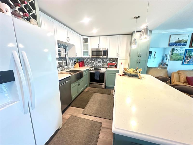 Image 7 of 61 For 1092 Newport S  1092