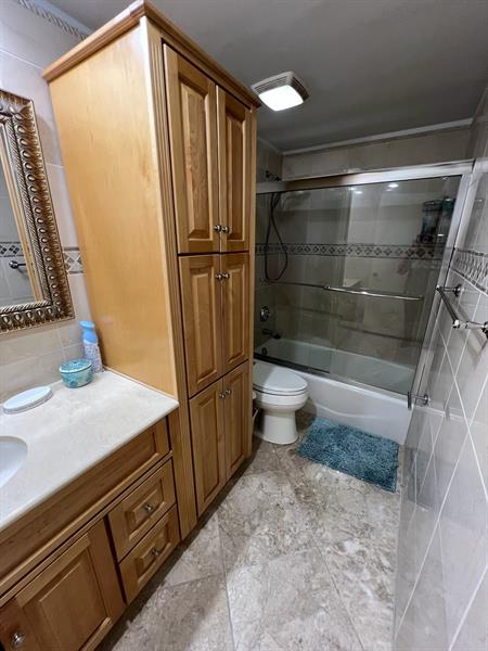 Image 21 of 27 For 3800 Galt Ocean Dr  215
