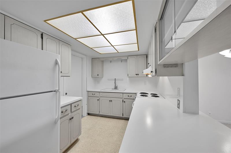 Image 16 of 42 For 2624 32nd St  217