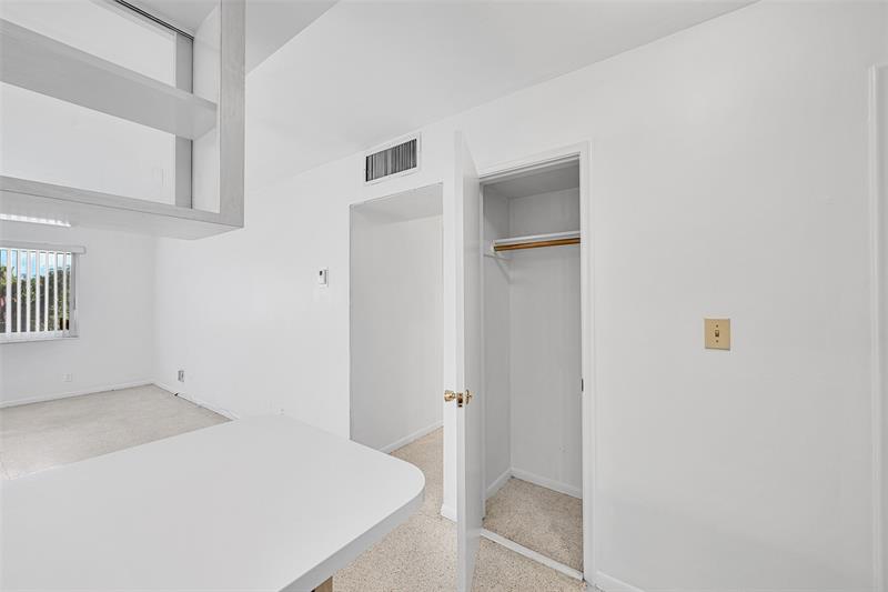 Image 19 of 42 For 2624 32nd St  217