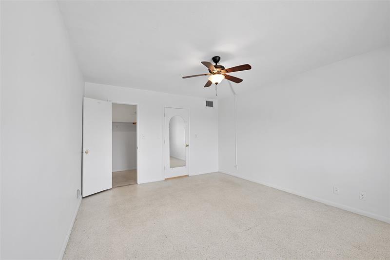Image 7 of 42 For 2624 32nd St  217