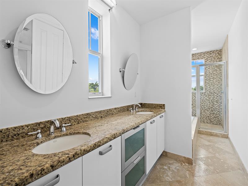 Image 25 of 35 For 802 13th Street