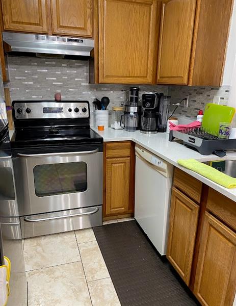 Image 20 of 33 For 801 Lyons Rd  19108
