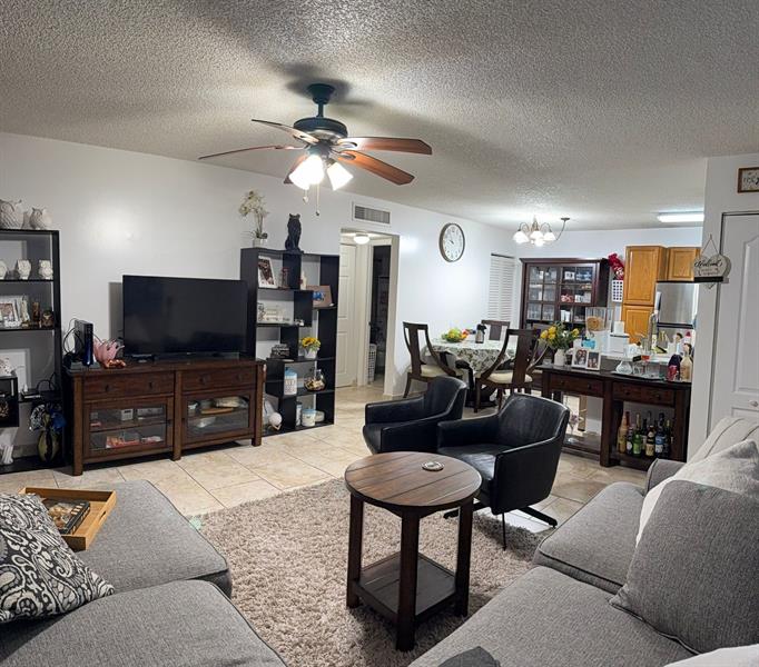 Image 6 of 33 For 801 Lyons Rd  19108