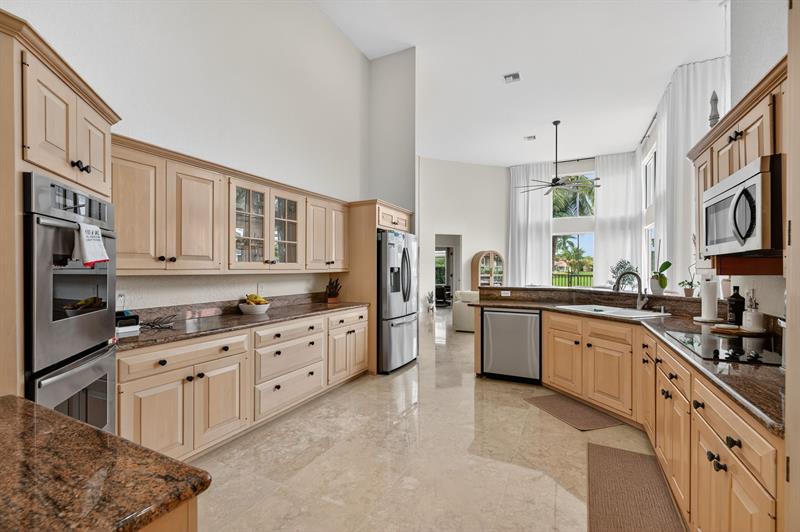 Image 14 of 70 For 10211 50th Pl