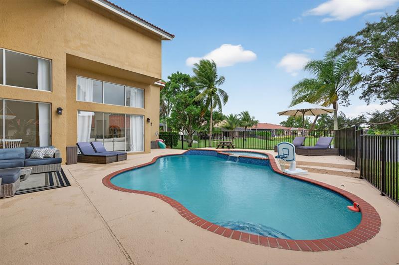 Image 48 of 70 For 10211 50th Pl