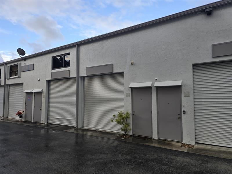 Image 3 of 11 For 1771 Blount Rd  206