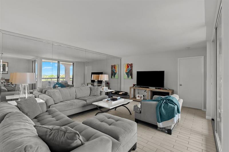 Image 11 of 47 For 500 Egret Circle  8507
