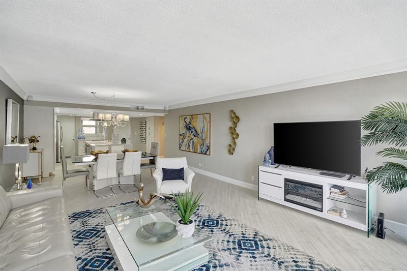 Image 9 of 43 For 4100 Galt Ocean Dr  305