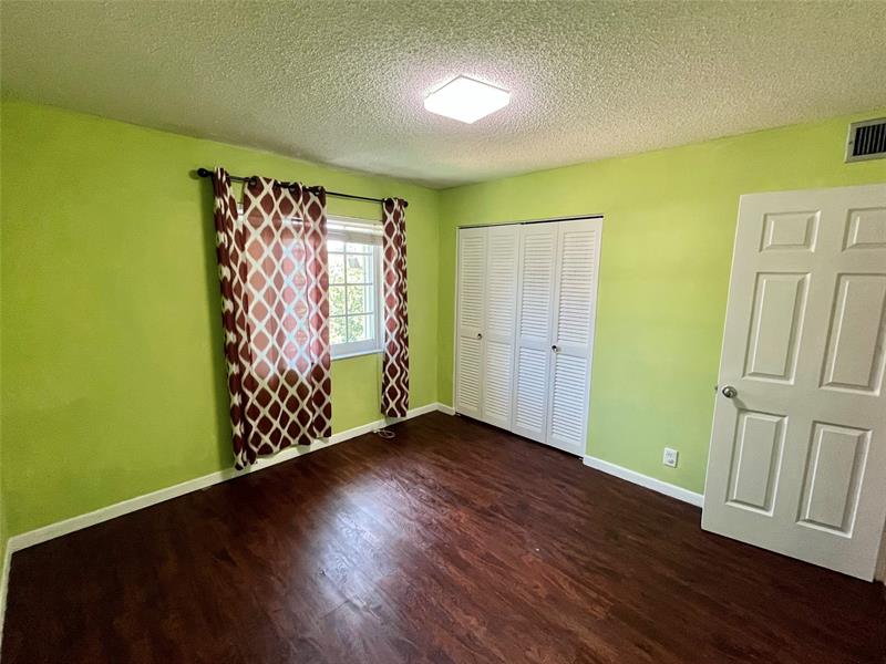 Image 11 of 27 For 700 2nd Ave  416